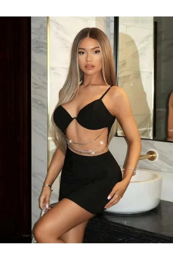 Luz&Pos Arias Closet Zincir Detaylı Göğüs Dekolteli Siyah Mini Club Elbisesi