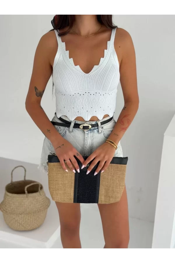 Luz&Pos V Yaka Askılı Arkası Açık Triko Crop - Beyaz