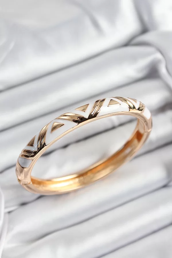 Mineli Pirinç Beyaz Üçgen Motifli Gold Renk Kadın Kelepçe