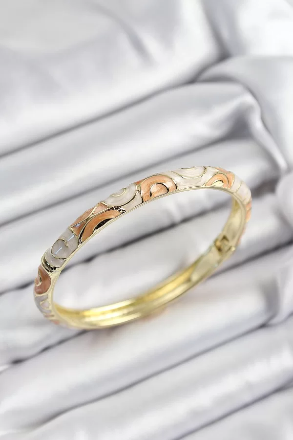 Mineli Pirinç Krem Ve Yavru Ağzı Sarmal Motifli Gold Renk Kadın Kelepçe