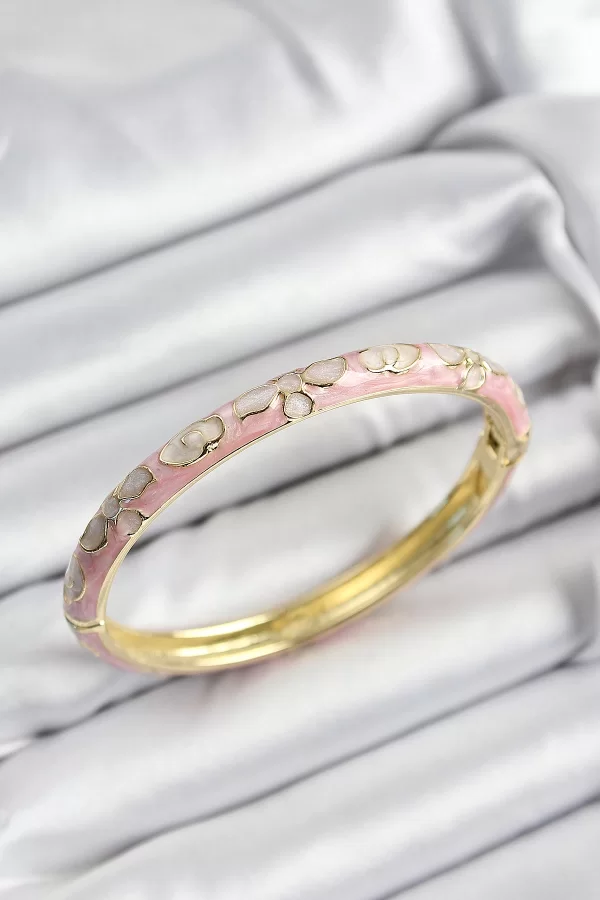 Mineli Pirinç Pembe Çiçek Motifli Gold Renk Kadın Kelepçe