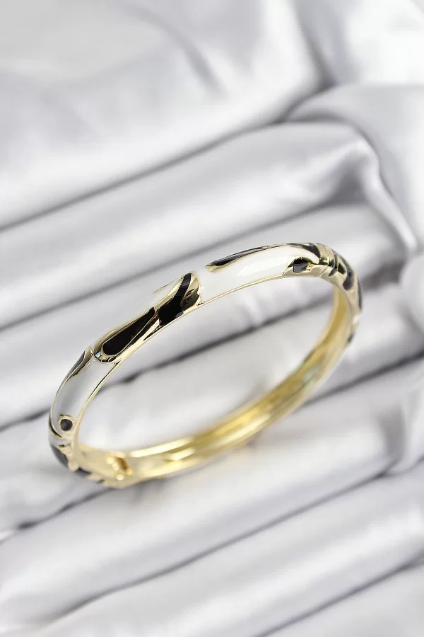 Mineli Pirinç Siyah Ve Beyaz Mermer Motifli Gold Renk Kadın Kelepçe