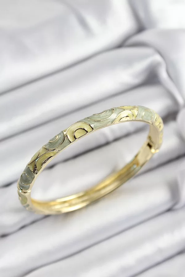 Mineli Pirinç Yeşil Sarmal Motifli Gold Renk Kadın Kelepçe