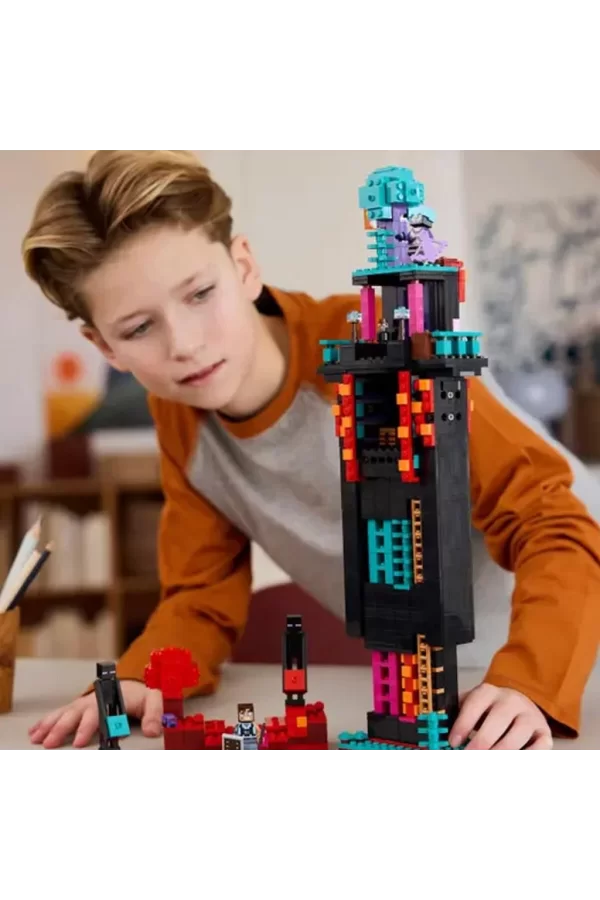 Nessiworld 21279 Lego Minecraft Enderman Kulesi 867 parça +9 yaş
