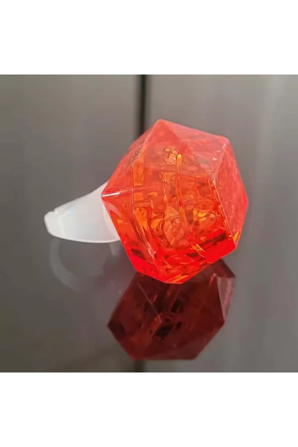 Nessiworld  Kristal Tasarımlı Led Glow Işıklı 3 Modlu Kırmızı Yüzük 3.5 x 5 cm