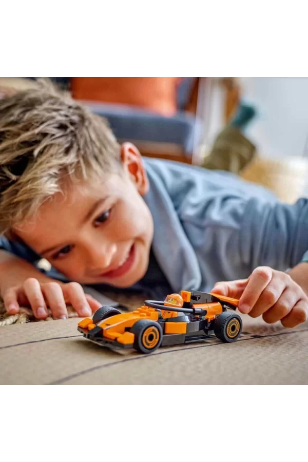 Nessiworld  LEGO City McLaren Yarış Arabalı F1 Sürücüsü 60442