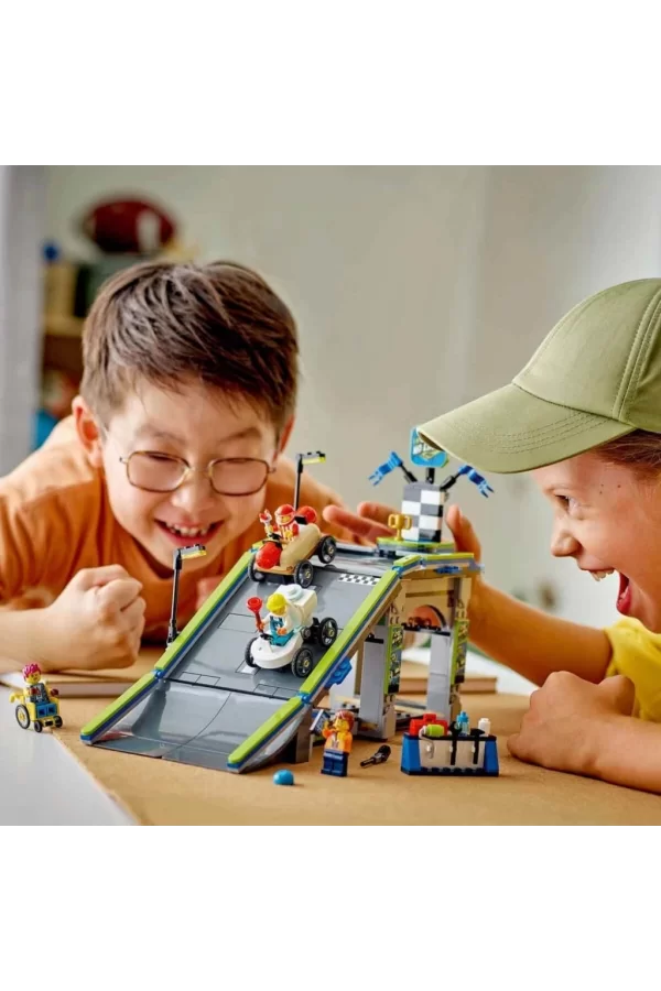 Nessiworld LEGO City Senin Kuralların: Yarış Arabası Rampa Parçası