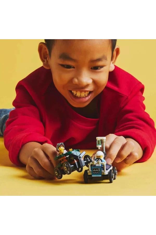 Nessiworld  LEGO City Uçak, Hastane Yatağına Karşı Yarış Arabası Paketi 60459