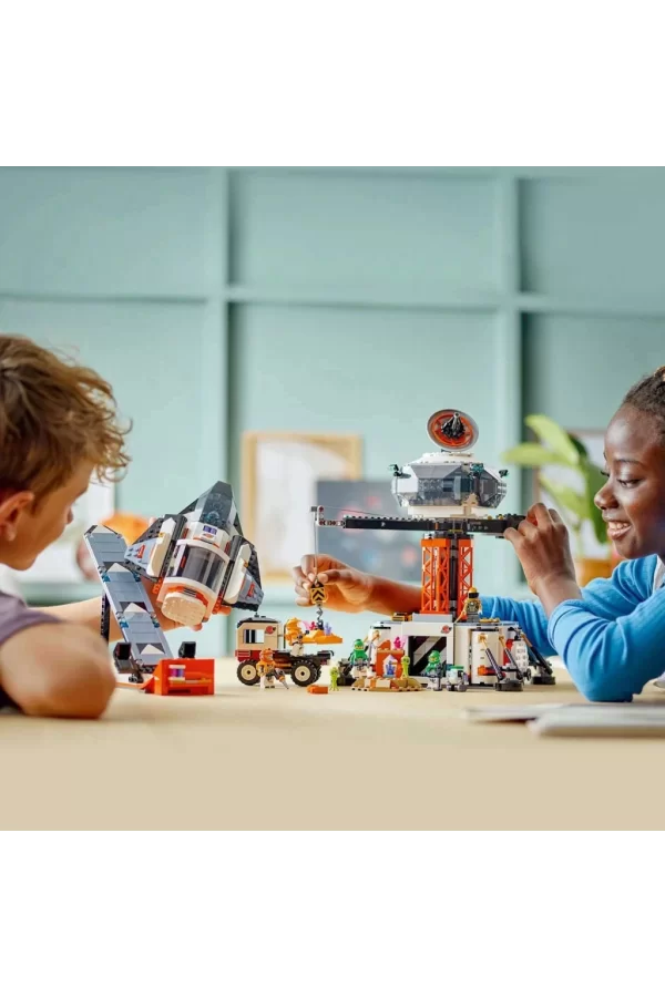 Nessiworld  LEGO City Uzay Üssü ve Roket Fırlatma Rampası 60434