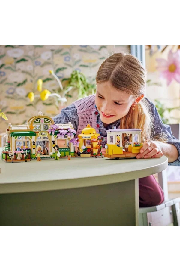 Nessiworld LEGO Friends Bitki Kafe ve Çiçekçi Dükkanı 42671