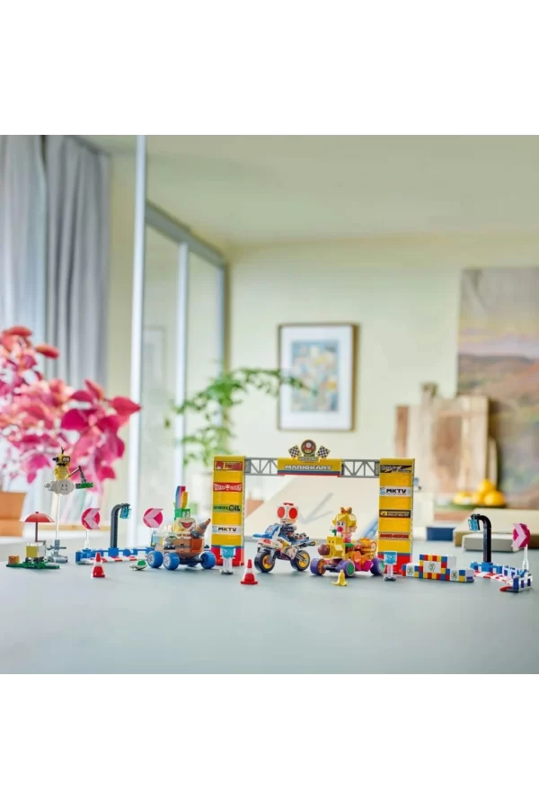 Nessiworld LEGO Super Mario: Mario Kart Baby Peach ve Grand Prix Seti Yarış Oyuncağı 72036
