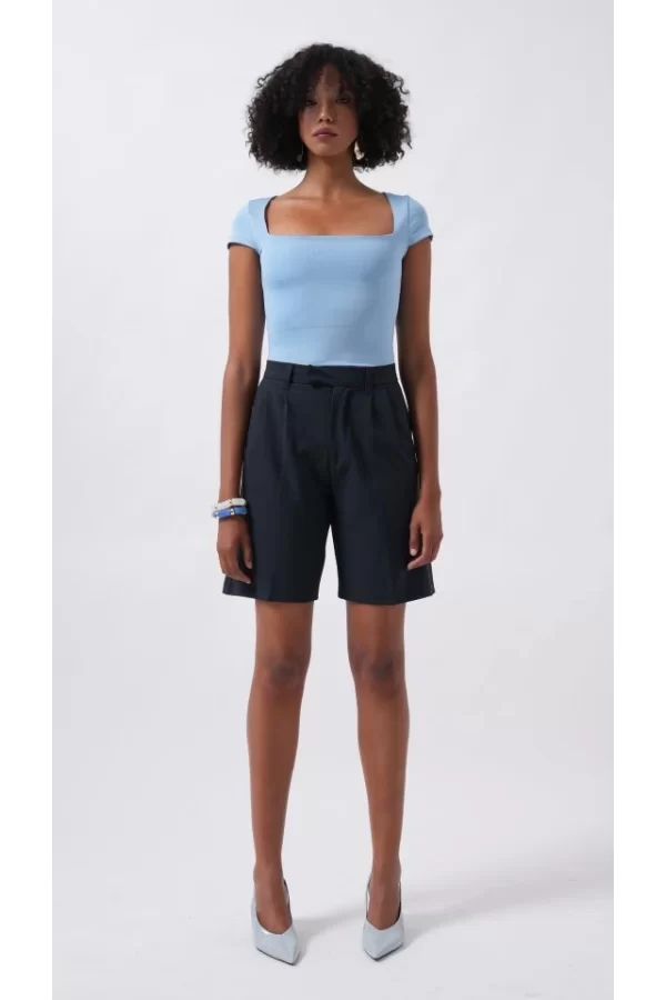 Pencere Detay Mini Dekolte Bluz