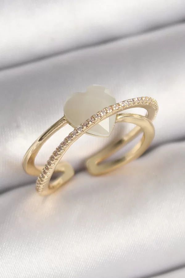Pirinç Gold Renk Beyaz Kristal Kalp Model Zirkon Taş Detay Kadın Yüzük