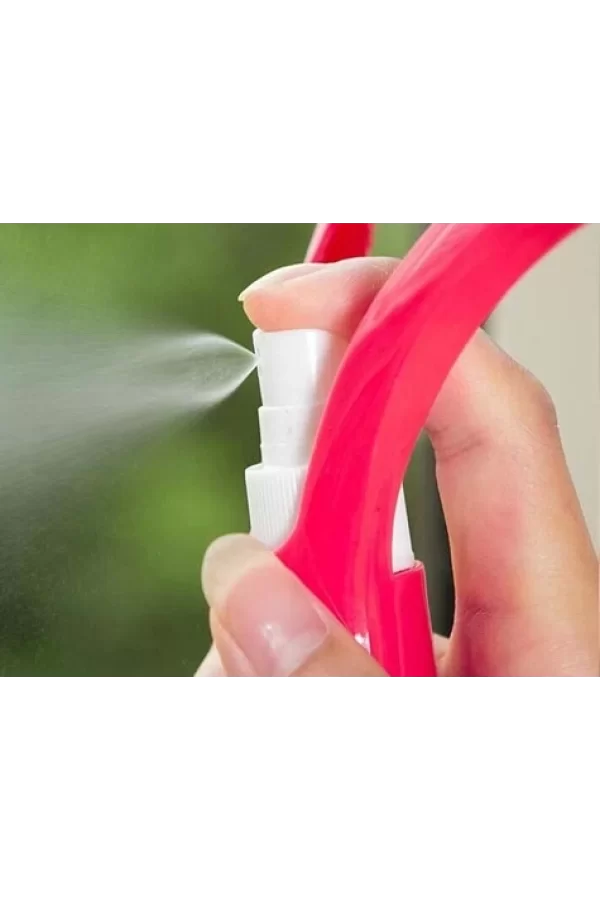 Su Hazneli Ve Spreyli Cam Silme Aparatı