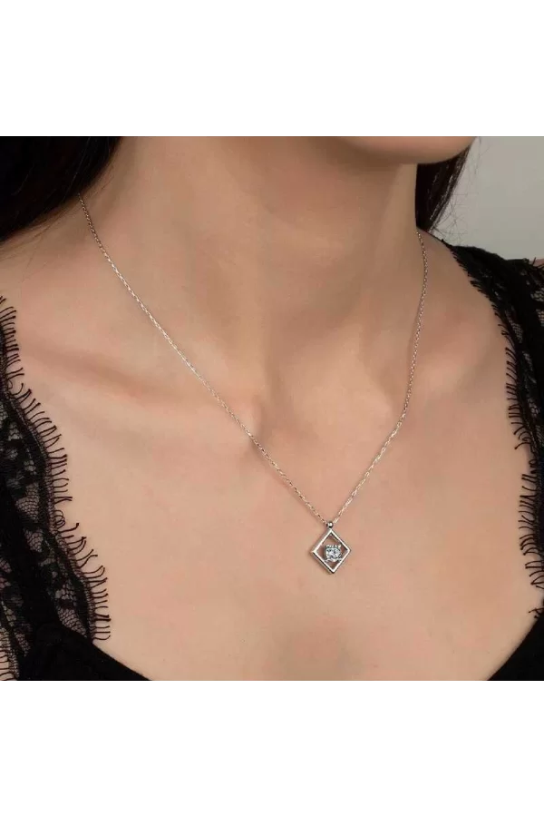 Luz&Pos Swarovski Taşlı Gümüş Dörtgen Bayan Kolye
