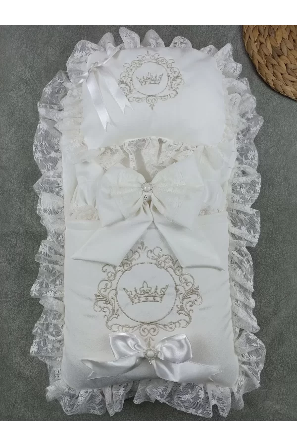 Luz&Pos Yenidoğan Antalya Taç Nakışlı Kundaklı Trilüks Unisex 3lü Alt Açma Seti Ekru