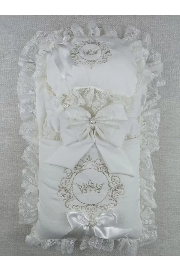 Luz&Pos Yenidoğan Antalya Taç Nakışlı Kundaklı Trilüks Unisex 3lü Alt Açma Seti Ekru