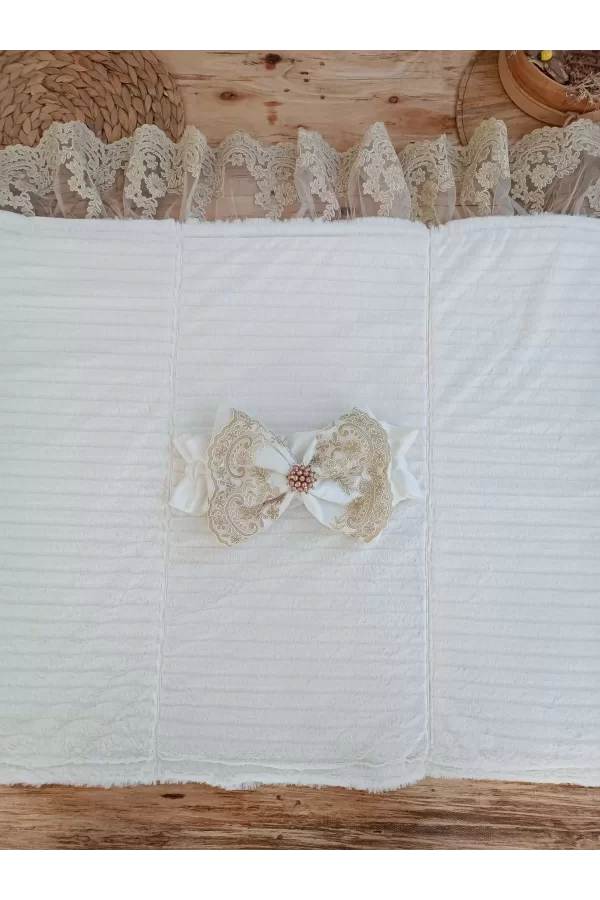 Luz&Pos Yenidoğan Beyaz Wool Yün Kumaş Taç Nakışlı Trilüks Kundak Bebek Battaniyesi Beyaz