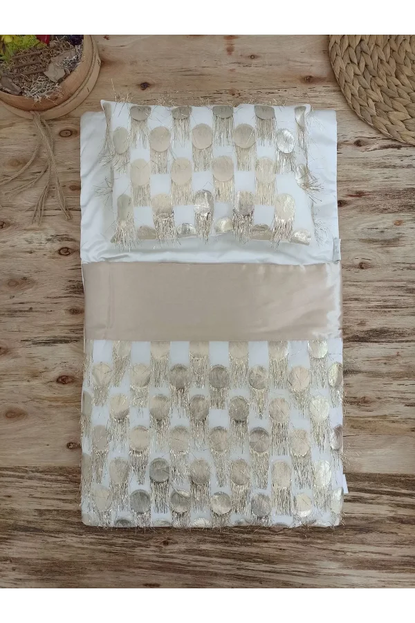 Luz&Pos Yenidoğan İzmir İncisi Tül İşlemeli Pamuklu Fiyonklu Kundaklı Lüks 3lü Alt Açma Seti Gold