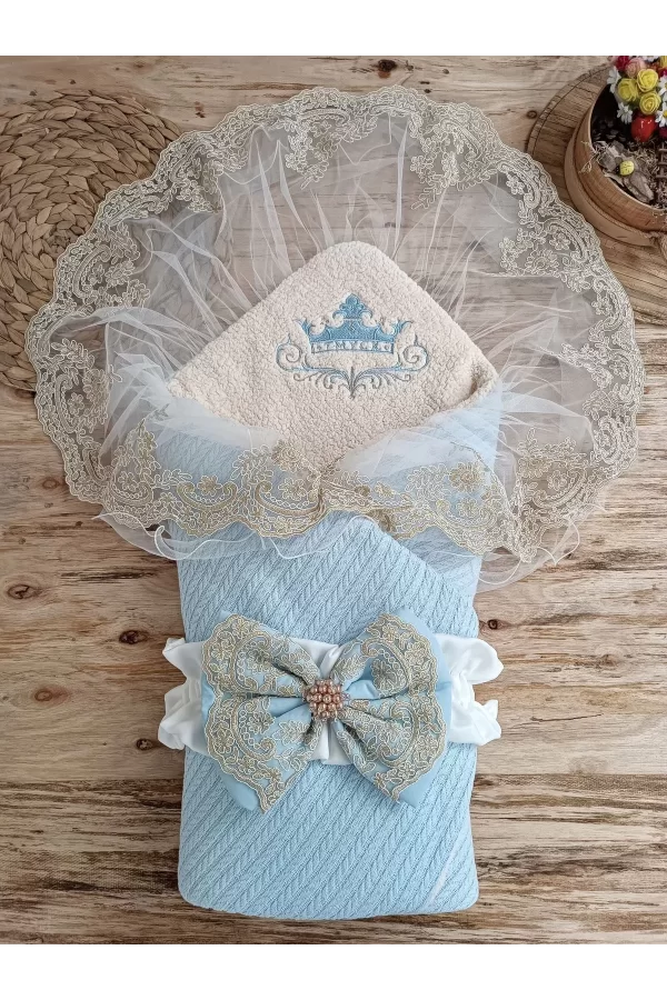 Luz&Pos Yenidoğan Kuzulu Taç Nakış Güpürlü Fiyonklu Duvaklı Prizma Taş Unisex Kundak Bebek Battaniyesi Mavi