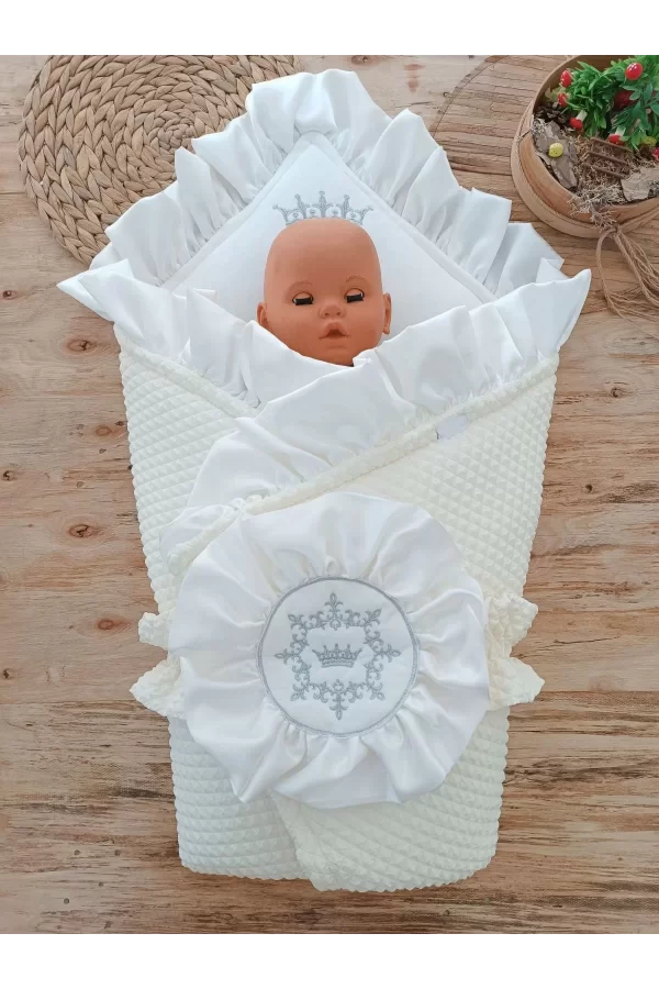 Luz&Pos Yenidoğan Piramitland Soft Taç Nakışlı Bebek Battaniyesi Kundak Krem