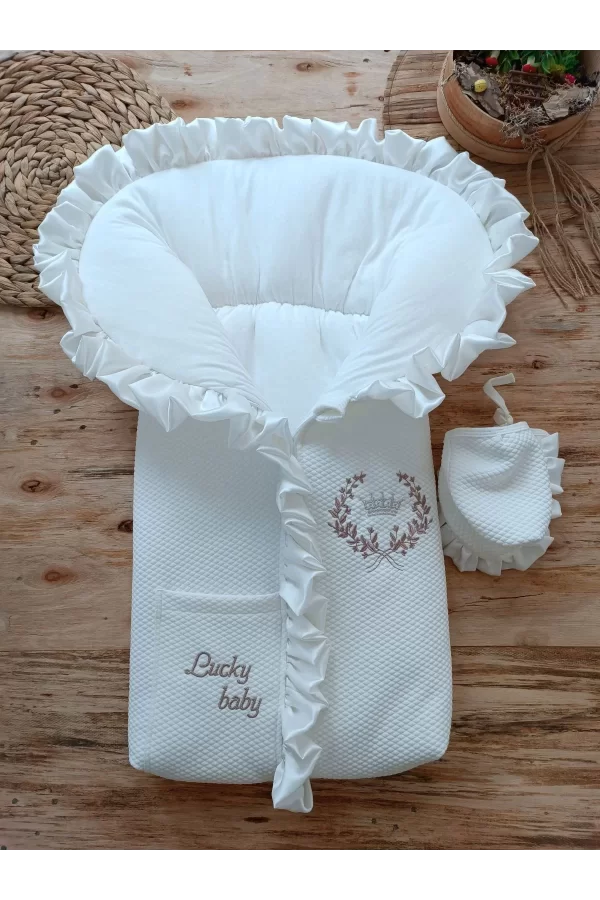 Luz&Pos Yenidoğan Ultralüks Fermuarlı Ve Cepli Lucky Baby Nakışlı Bebek Battaniyesi Kundak Ekru