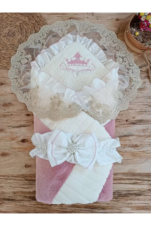 Luz&Pos Yenidoğan Wool Yün Kumaş Taç Nakışlı Güpür Duvaklı Fiyonk Prizma Taş Unisex Kundak Bebek Battaniyesi Pembe