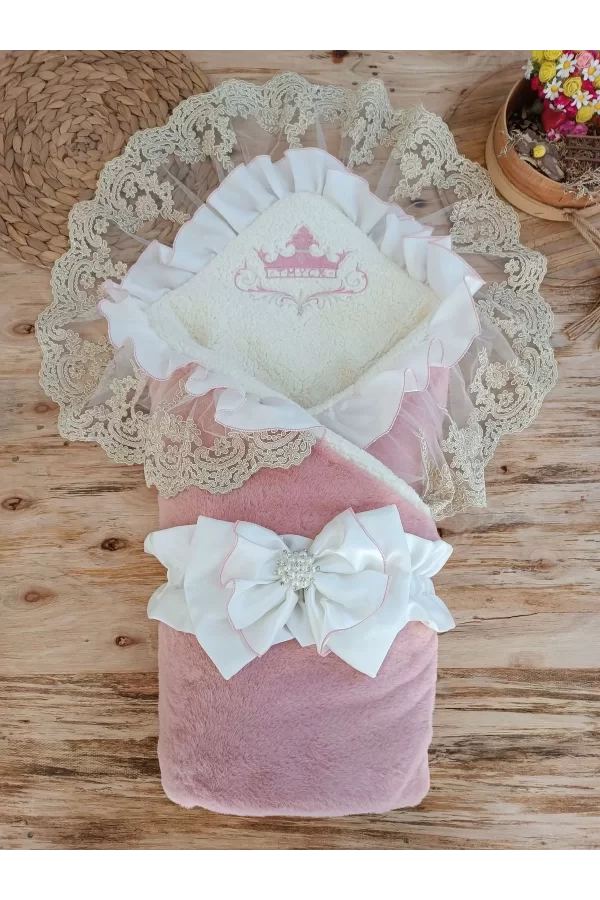 Luz&Pos Yenidoğan Wool Yün Kumaş Taç Nakışlı Güpür Duvaklı Fiyonk Prizma Taş Unisex Kundak Bebek Battaniyesi Pembe