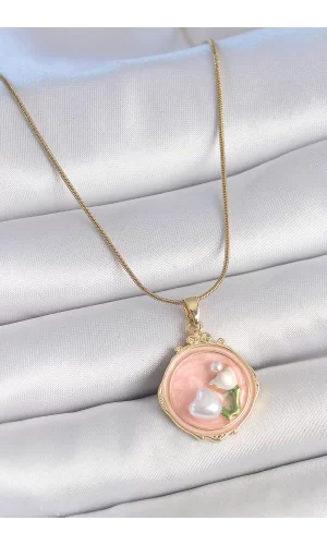 316L Çelik Gold Renk Zincir Pembe Mineli İncili Çiçek İşlemeli Portre Model Kadın Kolye