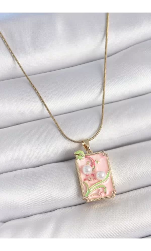 316L Çelik Gold Renk Zincir Pembe Mineli İncli Çiçek İşlemeli Portre Model Kadın Kolye