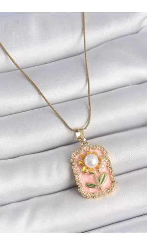 316L Çelik Gold Renk Zincir Pembe Mineli İncli Papatya Model Portre Model Kadın Kolye