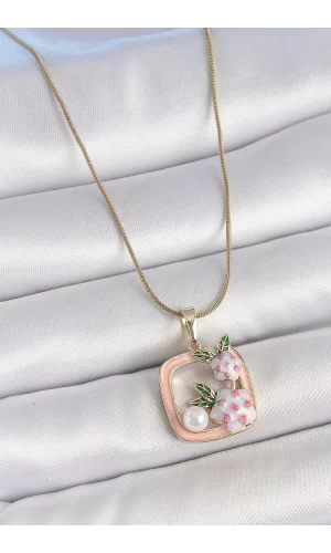316L Çelik Gold Renk Zincir Pembe Mineli Kare Model Çiçek İşlemeli İnci Detay Kadın Kolye