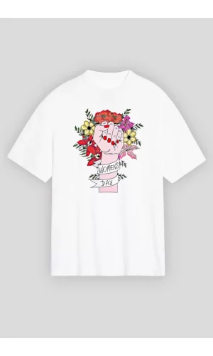 8 Mart Dünya Kadınlar Günü İçin Özel Baskılı T-shirt - Beyaz