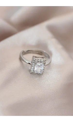 Ayarlamalı Silver Renk Metal Zirkon ve Kristal Taşlı Dikdörtgen Model Yüzük