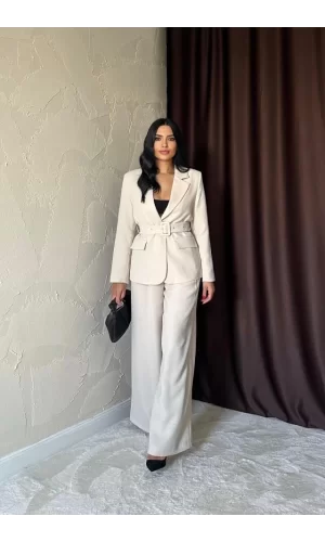 Bej Cep Kapaklı Ve Kemerli Ceket
