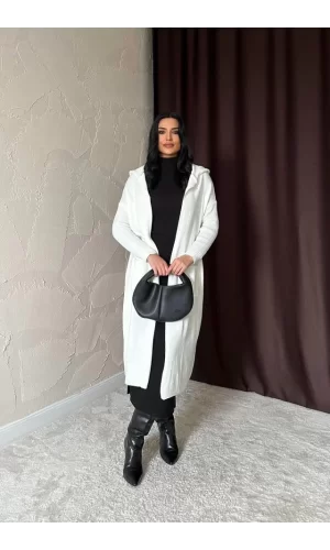 Beyaz Arkası Yazılı Hırka