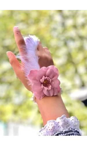 Bride To Be Nedime Gelin Bilekliği Tüy Ve İnci Boncuk Detaylı Pembe Renkli Bekarlığa Veda Partisi Bilekliği 10 Adet
