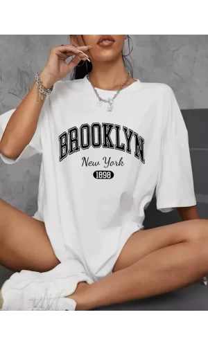 Luz&Pos Brooklyn Harf Baskılı Düşük Omuzlu T-shirt, Rahat Kısa Kollu Bol T-shirt, Kadın Giyim - Beyaz
