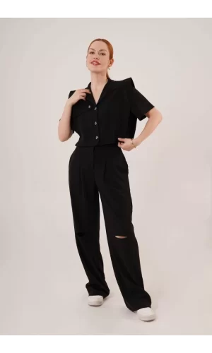 Cepli Düğmeli Bluz Ve Diz Detaylı Pantolon Siyah İkili Takım