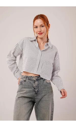 Crop Model Cepli Ve Çizgili Beyaz Gömlek