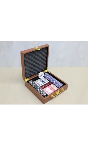 Deri Çantalı 100 Chip Ve 2 Adet İskambil Kağitına Sahip Poker Oyunu Alk4228