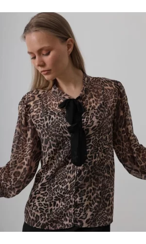 Fiyonk Detaylı Leopar Bluz - Leopar