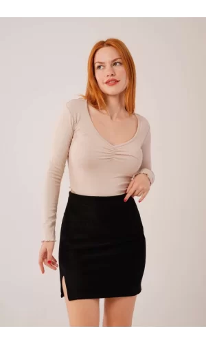 Geniş Yaka Krem Basic Body Bluz