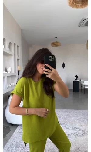 Kadın Kısa Kollu Bluz Ve Bileği Pens Detay Pantolon Ikili Takım