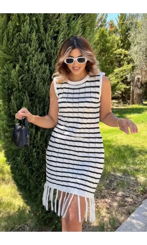 Kadın Kolsuz V Yaka Eteği Püsküllü çizgi Desen Triko Elbise