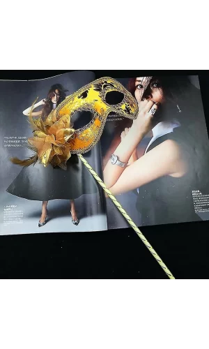 Lüks Taşlı Saplı Maskeli Balo Maskesi Altın Renk 35 Cm