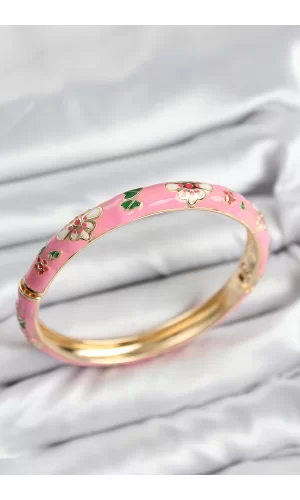Mineli Pirinç Pembe Çiçek Motifli Gold Kadın Kelepçe