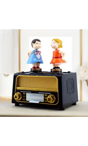 Öpüşen Çift Müzik Kutusu
