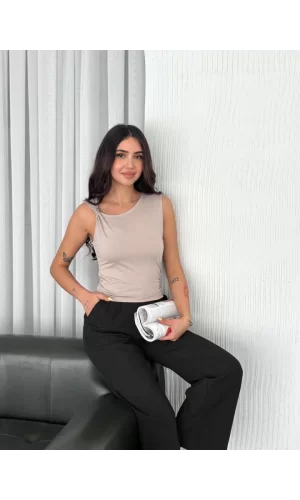 Osy Modal Yumuşak Dokulu Kumaş Bisiklet Yaka Sıfır Kol Bluz Omuz Toka Aksesuar Detaylı - Bej