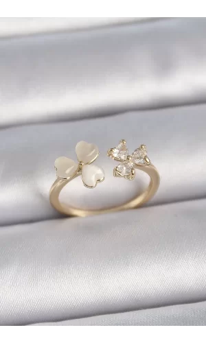 Pirinç Gold Renk Ayarlanabilir Zirkon Taşlı Kalp Beyaz Mineli Model Kadın Yüzük